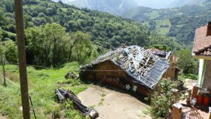ruin to reform in Proaza, rural apartment project