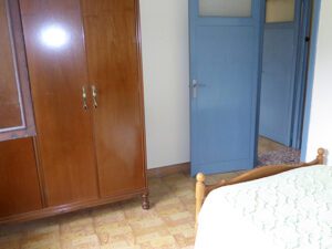 habitable village house in Cornellana for sale