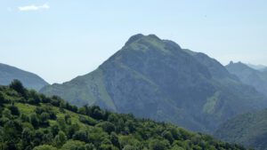 ruin to reform in Proaza, rural apartment project