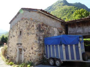 stone house to restore in Somiedo