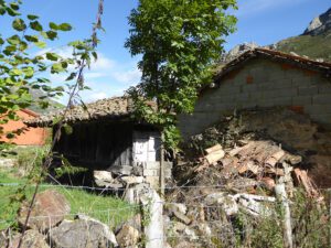 stone house to restore in Somiedo
