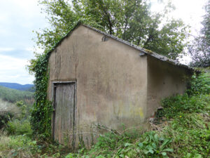 old village house to restore in Salas