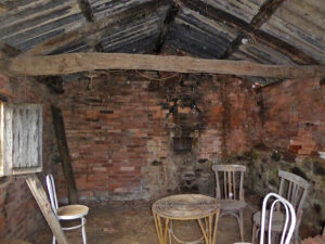 old village house to restore in Salas