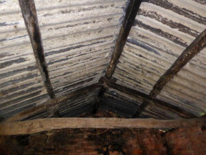 old village house to restore in Salas