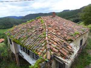 old village house to restore in Salas