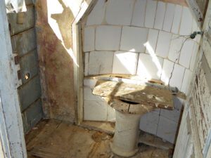 large stone house to renovate near Pravia