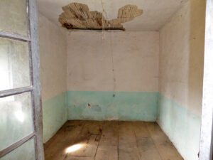 large stone house to renovate near Pravia