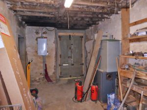 large stone house to renovate near Pravia