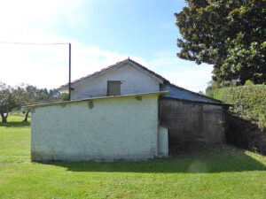 finca with buildable land for sale by the coast