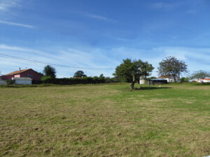 finca with buildable land for sale by the coast