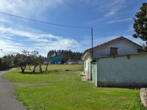 finca with buildable land for sale by the coast