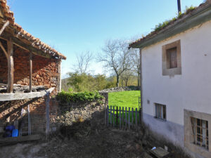 farmhouse with land for sale in Grado