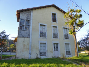 coastal Indiana house to restore in Asturias