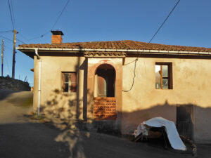 rural house with land to restore in Asturias