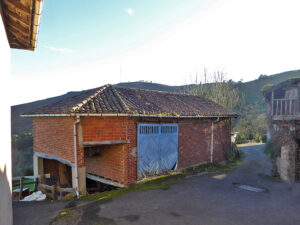 rural house with land to restore in Asturias