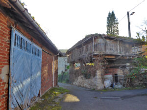rural house with land to restore in Asturias