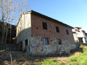 rural house with land to restore in Asturias