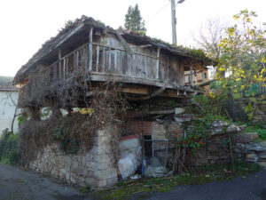 rural house with land to restore in Asturias