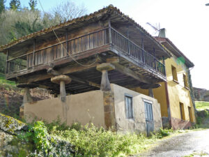 rural property for sale in Candamo