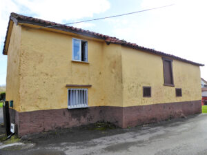 coastal village house to restore in asturias