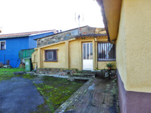 coastal village house to restore in asturias