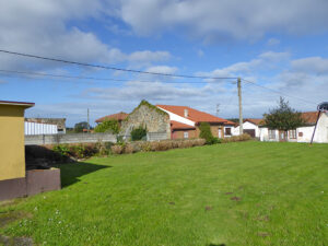 coastal village house to restore in asturias