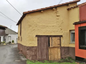 coastal village house to restore in asturias