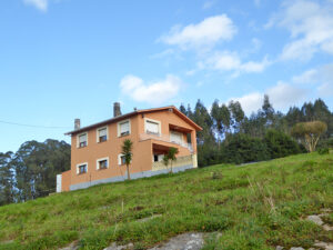 Casa with land for sale in Asturias