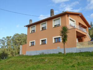 Casa with land for sale in Asturias