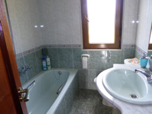 Casa with land for sale in Asturias