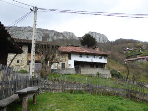 Village house for sale in Calaeo, Asturias