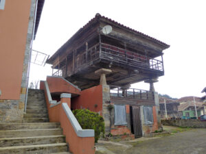 village house for sale in Asturias